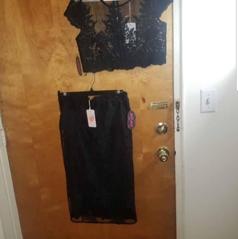 Black lace two piece set - Picture 3 of 7